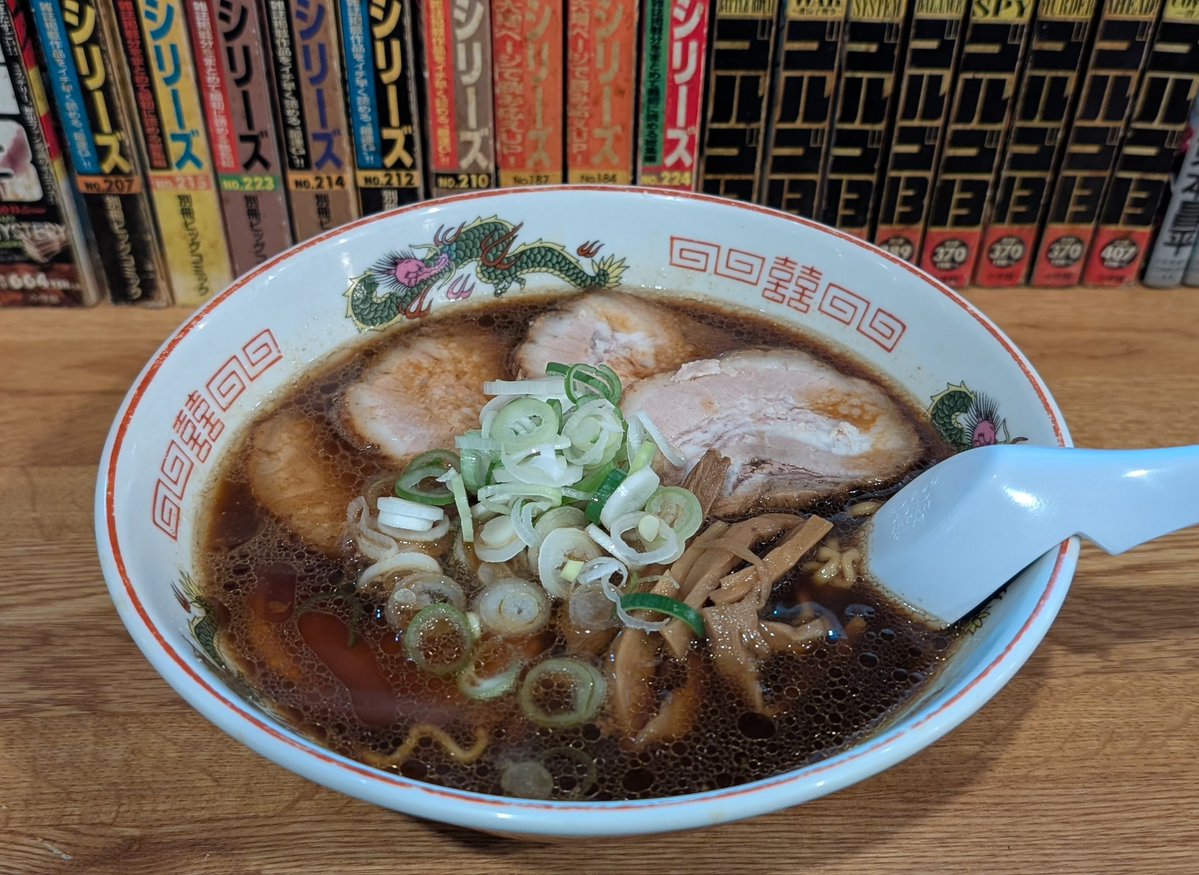 _arnon_'s tweet photo. 久々に訪れた満席の樹亭南店。
一人通された席が妙に落ち着かねえ〜と思いきや、楽しめるようになってきたそのとき夢から目が覚めた。
チャーシューメン超美味しかったです🤤 https://t.co/OqfIll7RnS