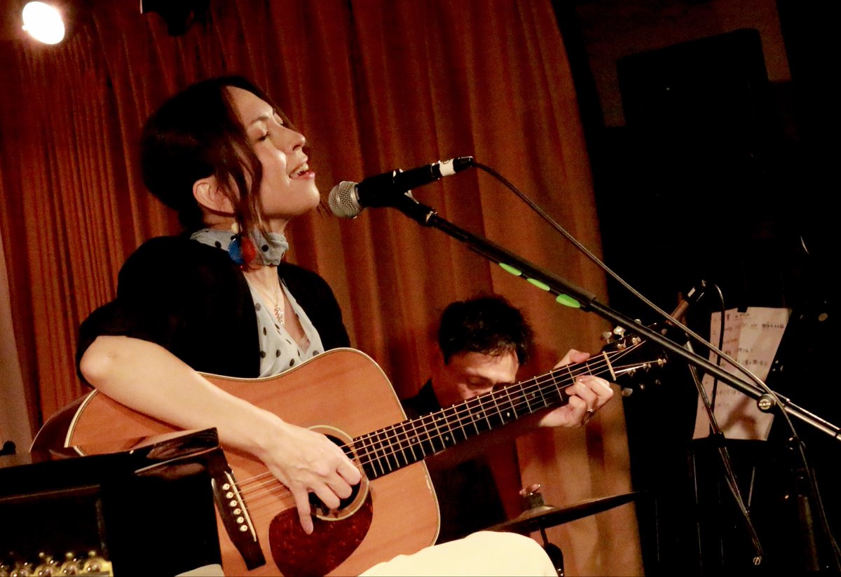HIROMI_SOLT's tweet photo. 先日のライブ写真です📸
みなさんの、あたたかく
懐かしい笑顔に会うことができて、
本当に嬉しかったです！
一緒にあの時間を過ごしてくださって
ありがとうございました🌈

Instagramの方に、多くのライブ写真、
セットリストを掲載しています。
https://t.co/zVuUWEhPPh

Selected photos by AKI https://t.co/ZUQoWetSkB