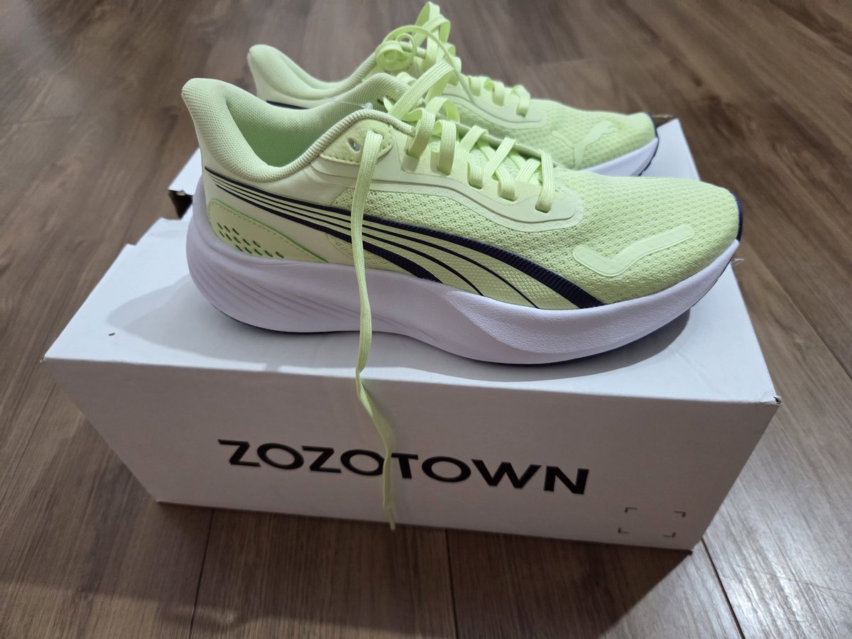 Zippy_Rider's tweet photo. ＼白箱届いたーー！📦✨／
​ZOZOTOWNで買い物したら、噂の白いZOZO箱で届いてびっくり！
10万pt当たりますように…！🙏✨
​@zozojp
#ZOZOSALE箱CP https://t.co/KqMO4J9hjC