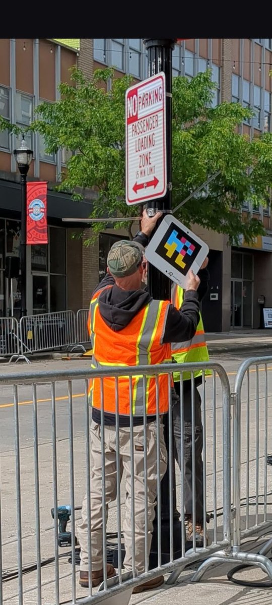 navilens's tweet photo. On the highway to accessibility! 🚗

Recently Springfield (USA), the birthplace of the iconic Route 66, celebrated its 100th anniversary. And guess what? 

NaviLens codes have been installed at some of the city's most iconic landmarks! Check it out 👇 https://t.co/h8c4i6cELZ