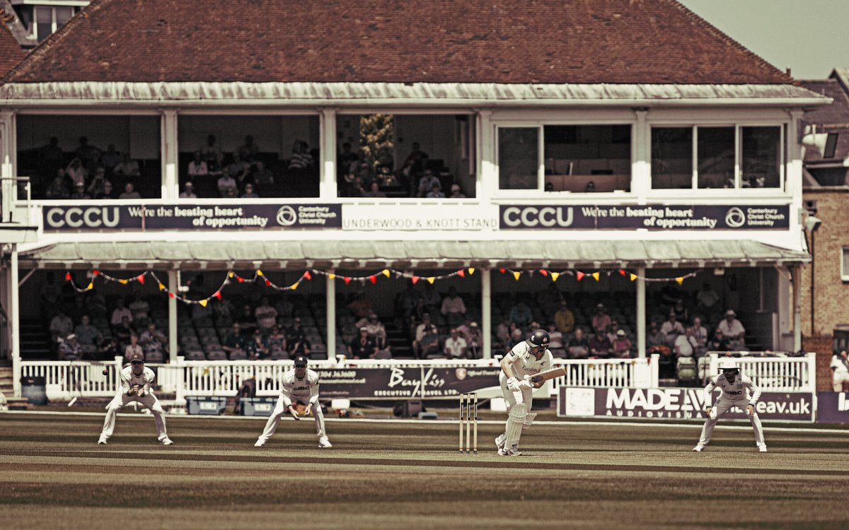 KentCricket's tweet photo. ⚫🔴🟡 #CanterburyCricketWeek https://t.co/WOGxhrk30j