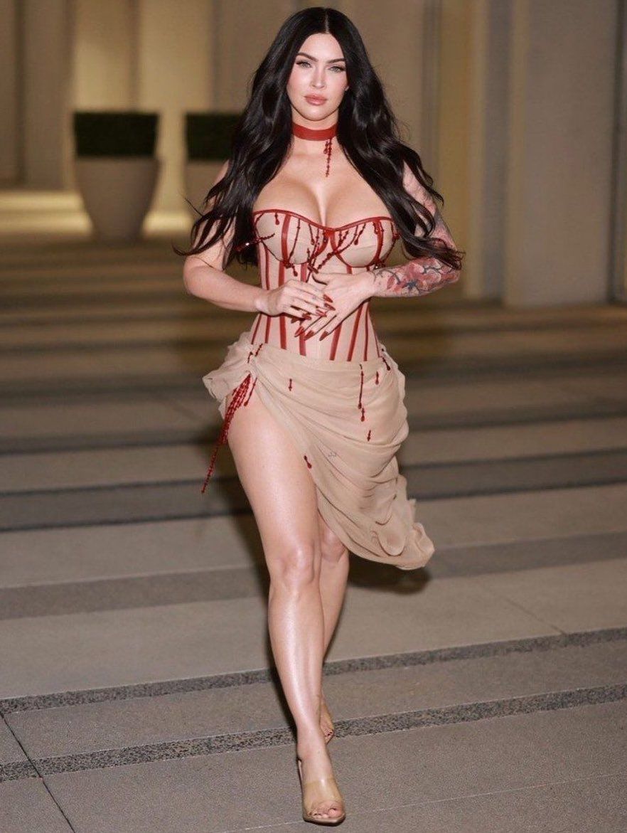 qrpress_'s tweet photo. Megan Fox https://t.co/UHthYYC7Vx
