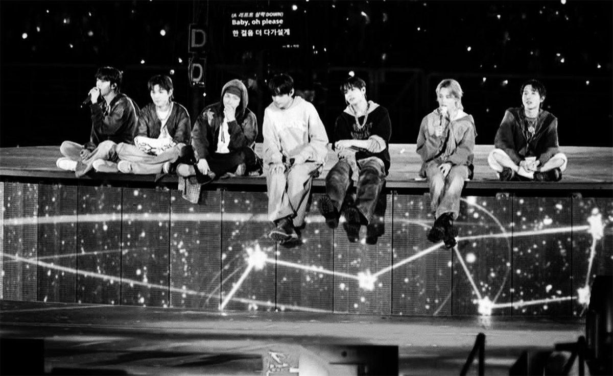 whresjk's tweet photo. meant to be together ♥︎ https://t.co/wUEgFx8FXi