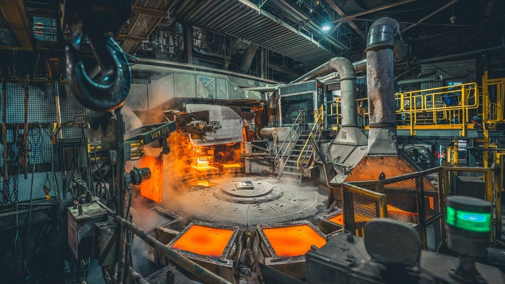 MiningWeekly's tweet photo. [𝗜𝗖𝗬𝗠𝗜]
𝐓𝐨𝐩 𝐒𝐭𝐨𝐫𝐲 𝟯

Canada's only copper smelter allowed leeway with air emission reductions, Glencore confirms

https://t.co/qPC5iIzV71  

#icymi #Copper #Smelting #Emissions #Glencore #Canada https://t.co/86sIPMgGQC