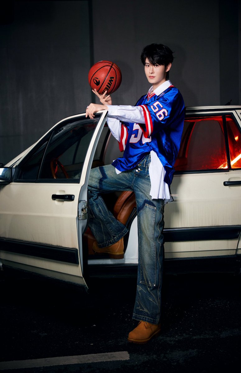 xinxin_d16's tweet photo. อือหืออออ พี่เถียน เกินต้าน 🏀🚗

#เถียนเจียรุ่ย #田嘉瑞 #TianJiarui https://t.co/gKsUTzwwQr