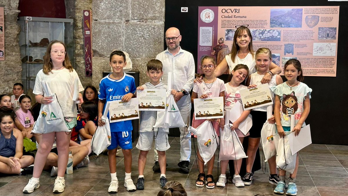 radioubrique's tweet photo. Este mediodía ha tenido lugar el acto de entrega de premios del Concurso Escolar de Cómic «Un día en Ocuri» organizado desde la delegación de Cultura del Ayuntamiento de Ubrique con motivo de la celebración de  las Jornadas Europeas de Arqueología. https://t.co/W2QbBDMhv4