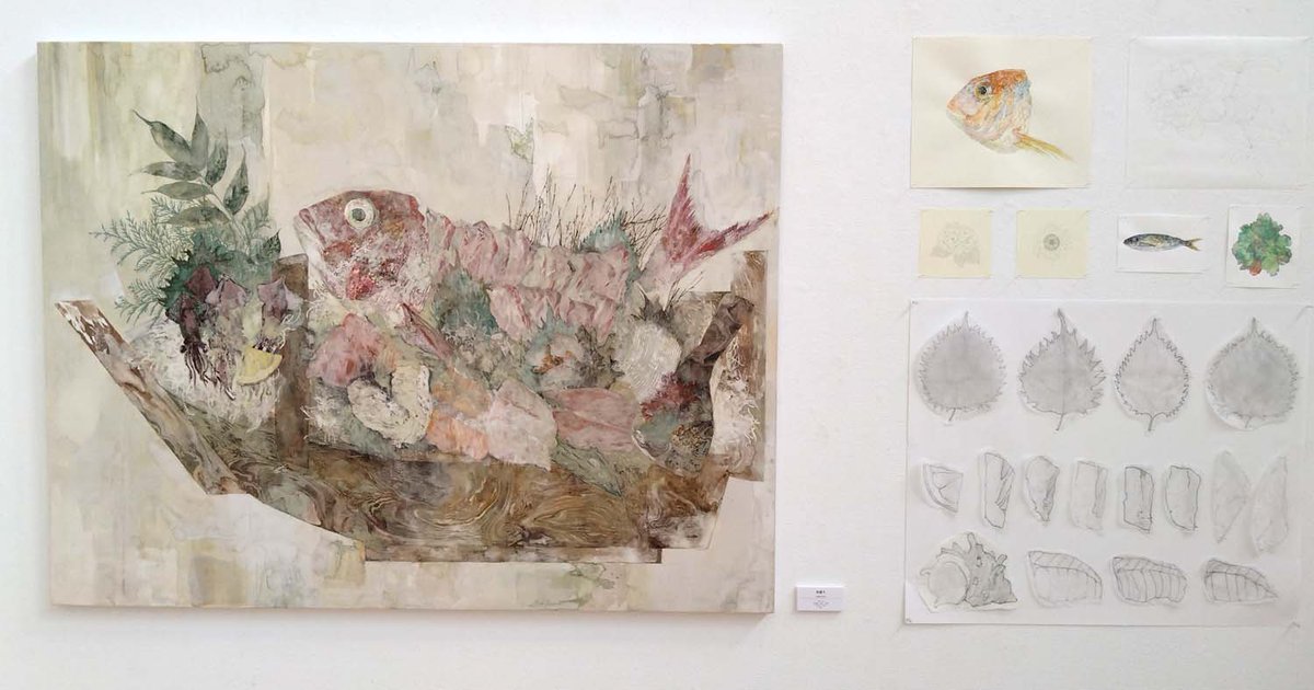MorishiroA's tweet photo. 「素描展‐素描を辿る‐」
こちらも『日曜美術館50年展』と同じく～6/21まで。
日本画研究室の学生さんと教員の方の作品展示。作品が完成されていく過程にはそこに注いだ気持ちも見えるよう。絵を描きたくなる。
《舟盛り》好きだわ。植物が題材の作品も多めで純粋に楽しめた。
#東京藝術大学大学美術館 https://t.co/WxSk2qAFpy