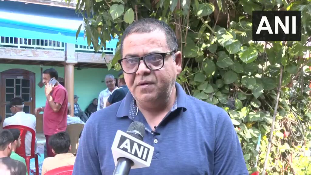 IndianGems_'s tweet photo. "PM Modi might be bound due to his diplomatic responsibilities. I still want to thank him."

— Rajesh Sharma, father of Aditya Sharma https://t.co/SmyeAOyqO9