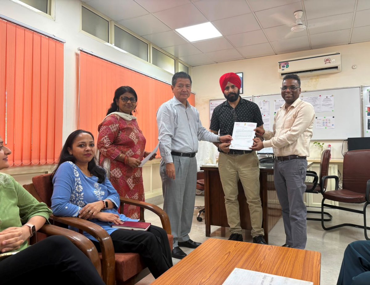 GoI_STQC's tweet photo. 🏆DG, STQC presented appreciation letters to Sh. Arminder Singh and Sh. Rishi Rajput for their exemplary contribution in restoring critical test facilities at #ERTL(North). Their efforts enabled successful demonstration of key test parameters and retention of #NABL scope.👏#STQC https://t.co/MifsaODXLh
