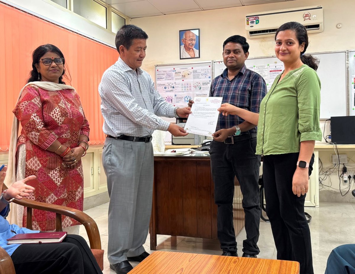 GoI_STQC's tweet photo. 🏆DG, STQC presented appreciation letters to Sh. Arminder Singh and Sh. Rishi Rajput for their exemplary contribution in restoring critical test facilities at #ERTL(North). Their efforts enabled successful demonstration of key test parameters and retention of #NABL scope.👏#STQC https://t.co/MifsaODXLh