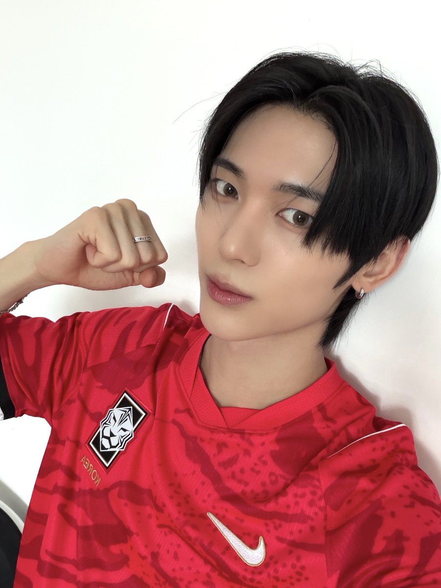 설♡l tweet media