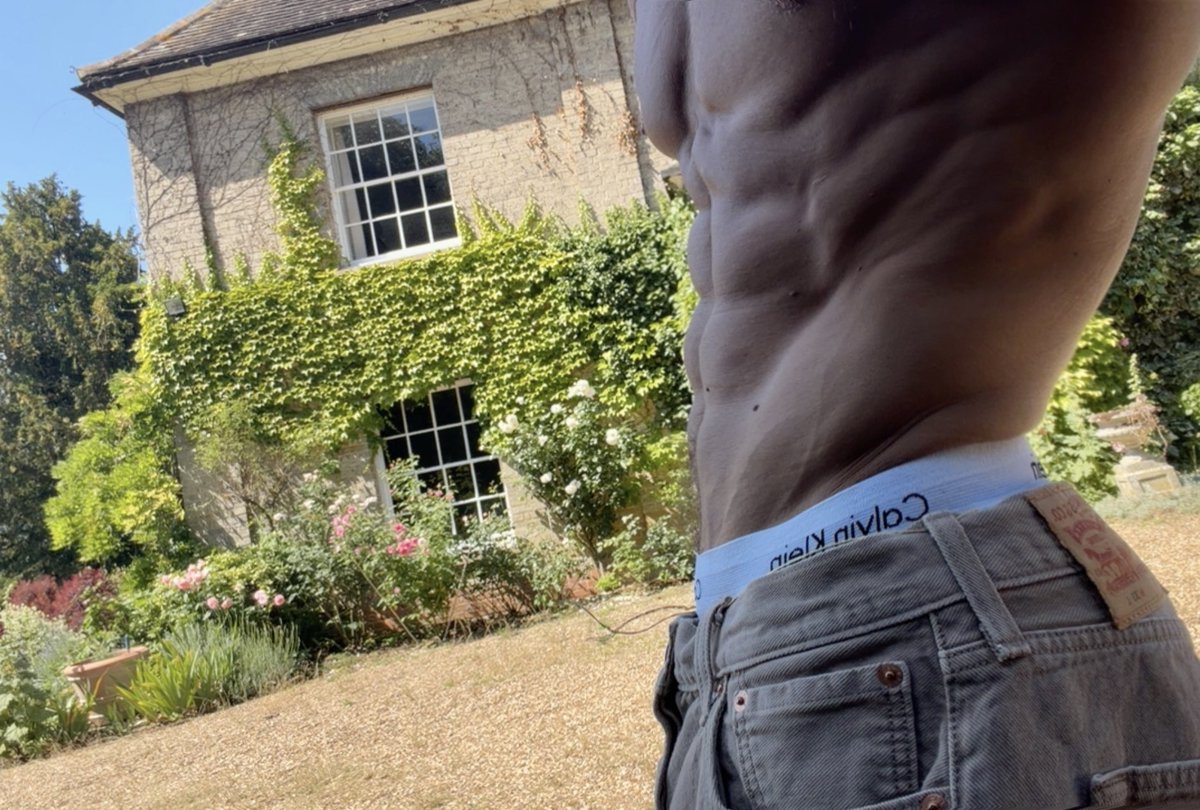 TroyPhysique's tweet photo. https://t.co/WPOz0W242K