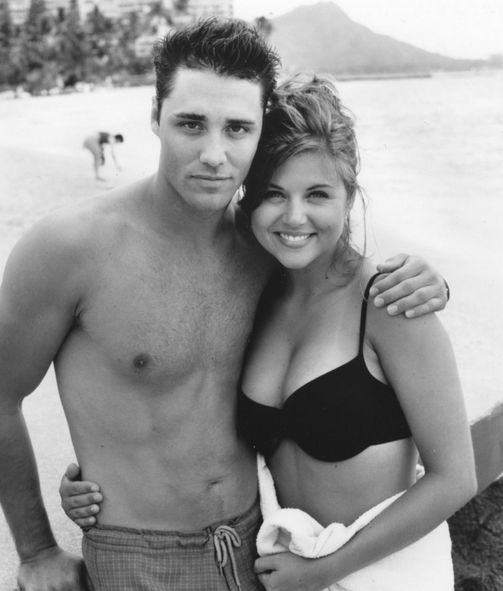 BestOfValMalone's tweet photo. @rewatching90210 Have fun! Enjoy it like Noah Hunter and Valerie Malone or the gang at the beach 🏖️ https://t.co/YKSpeIpSz1