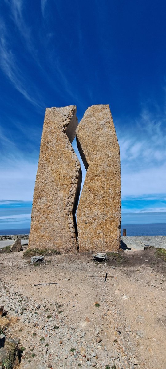 ClontarfTimes1's tweet photo. Muxia, ar the Prestige "memorial", The Wound, remembering the oil-spill disaster in November 2002...
A Ferida - Wikipedia https://t.co/VPWE9xXOkF
#Galicia #NotClontarf https://t.co/lOttEcUCzp