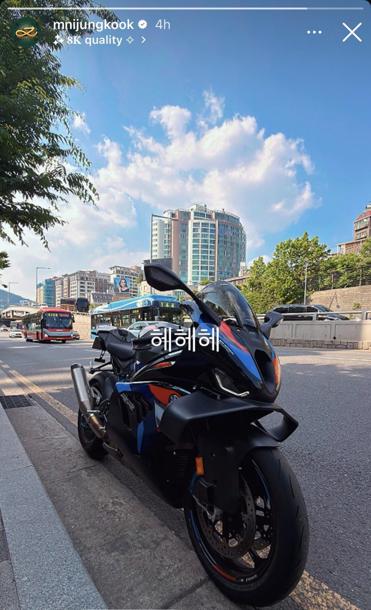 JKGlobalFanbase's tweet photo. Jungkook is collecting motorbikes now.. 
“hehehe” 😆
This is a BMW M 1000 RR 🔥 https://t.co/QljztmRxct