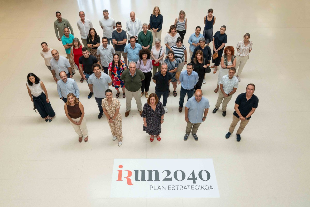 Irun_informa's tweet photo. 👥Se pone en marcha el Plan Estratégico Irun2040 con un proceso compartido entre Ayuntamiento y representantes de la sociedad civil. 

🔗Toda la información, aquí: https://t.co/i8erfbW9Oa https://t.co/ntXSrab1lT