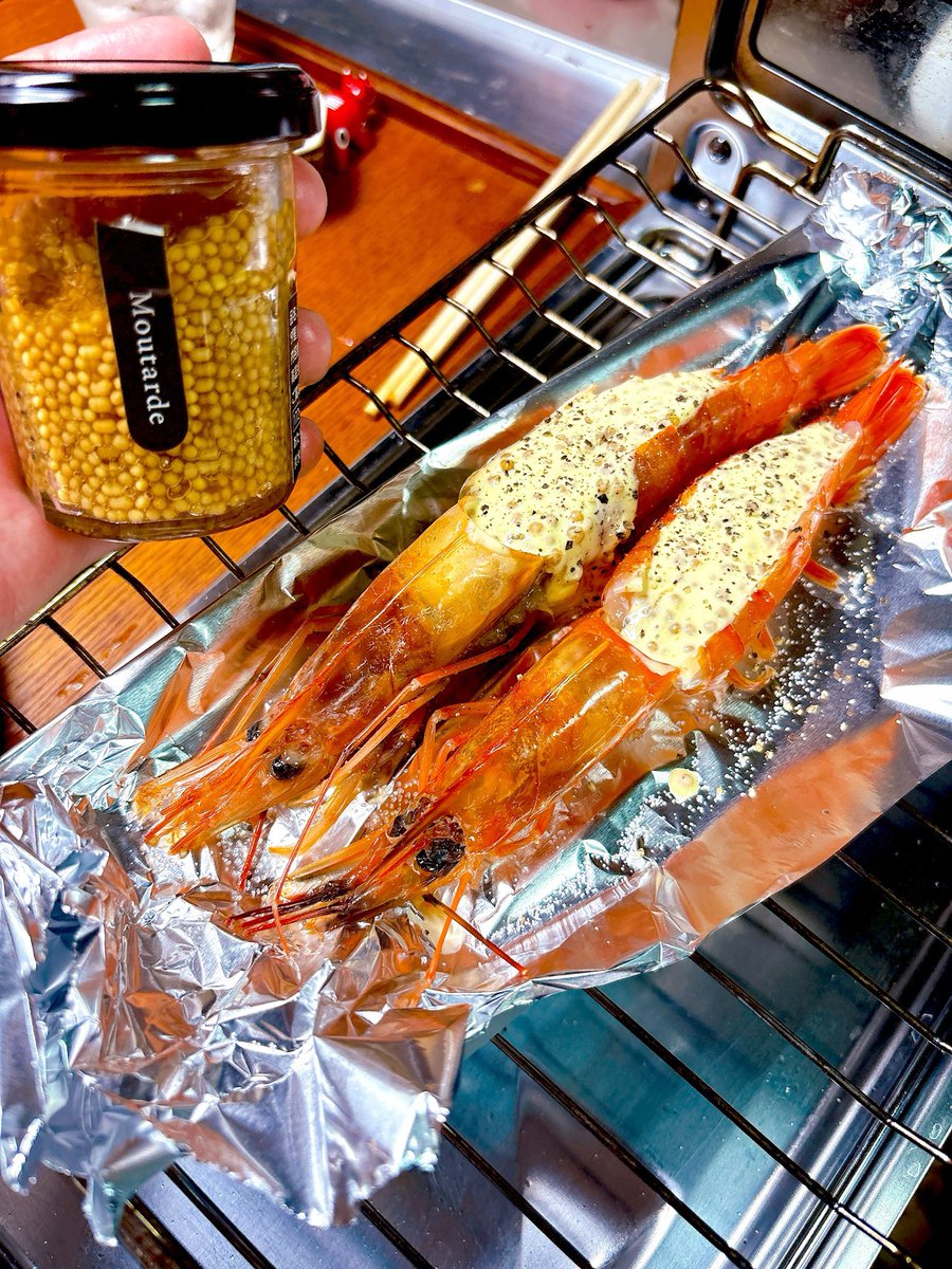 yoidore_takumin's tweet photo. 酔って来ましたら自由な料理。
赤エビにマスタードとマヨ、クリームチーズをぶち込みます🫣 https://t.co/XJYQwh42k2