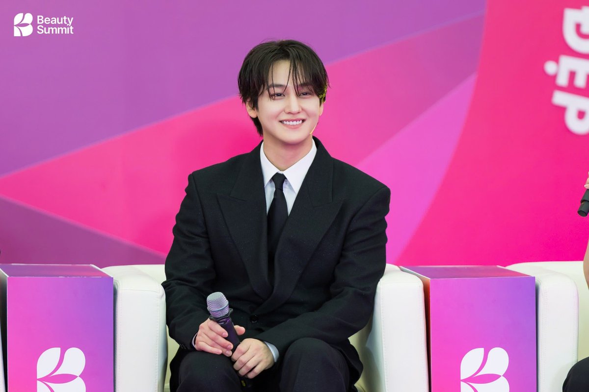 ifeyaaa's tweet photo. #KimBum at the Beauty Summit 2026 in Hanoi, Vietnam 🤍

During Q&amp;A session, he shared that his role in his latest drama, #SoldOutOnYou, was a new challenge for him. He had many concerns but worked hard to do a good job.

#KimBeom #김범 https://t.co/ZMx8Ui6DX6