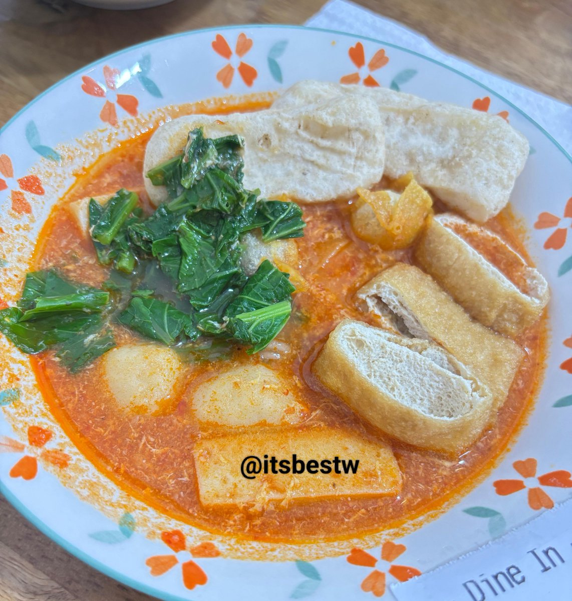 itsbestw's tweet photo. malem gees! menurut aku, makanan terenak yang ada dibumi dan gaboleh hilang jatuh kepada "seblak" hehehe 

kalau menurut kalian makanan apa yang gaboleh hilang dimuka bumi ini? selain nasi padang yahh, aku udah tau jawaban kalian. 🤭 https://t.co/5epGak2Koi