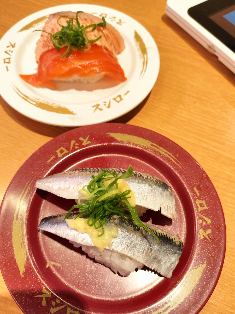 lovedax3's tweet photo. 前回振られたので、前もって予約したよ（本当はふらりと行って食べたいんだけどね〜）!
お酒無しだったのでいつもより食べた😋
マグロは必須、限定のあかすえびとか青森生サーモン美味しかった🤤 https://t.co/WSWFGdDSEk