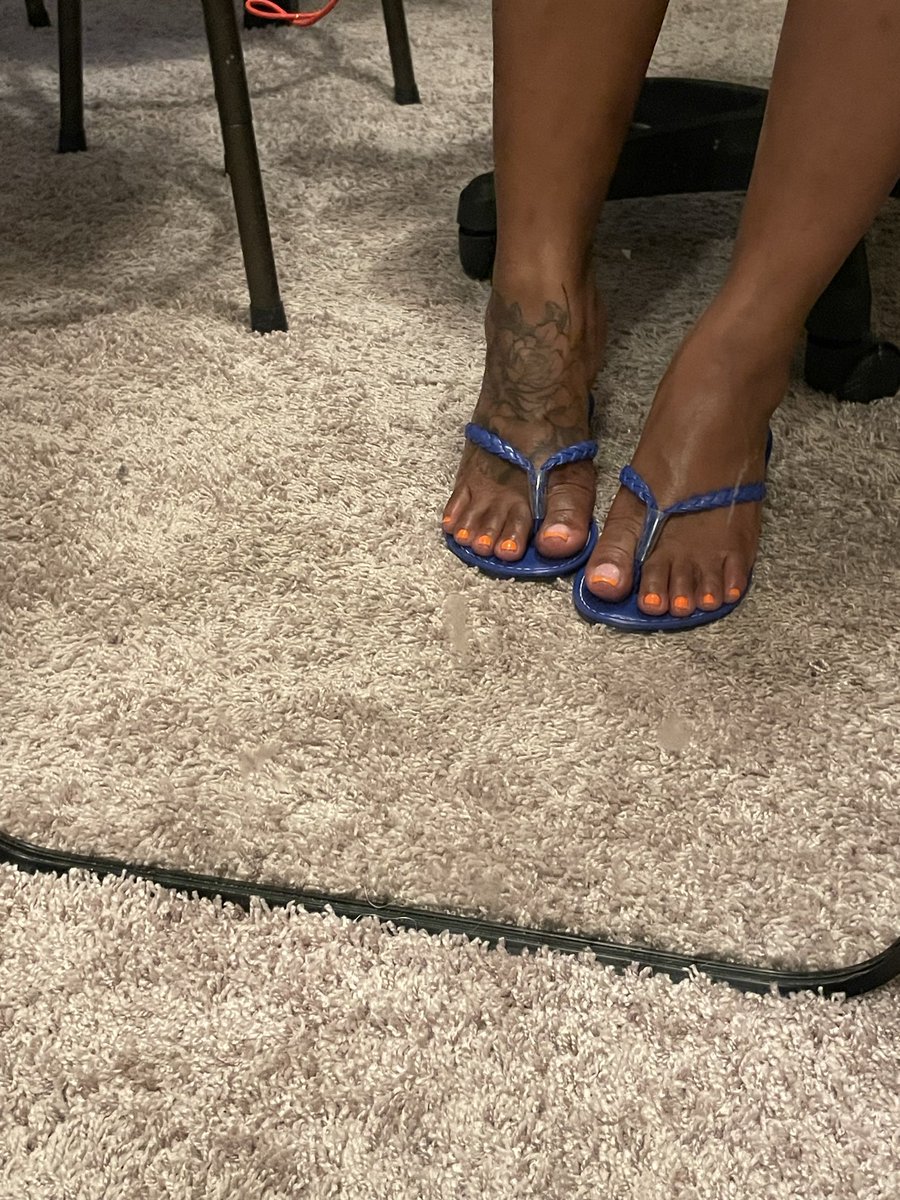 Msprettyfoot_ tweet media
