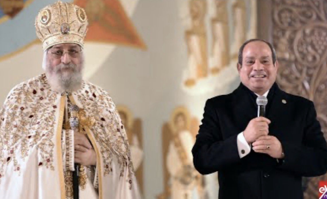 ABDALLA_ALTABEY's tweet photo. عندنا 4 نسخ من السيسي العرص:
-السيسي في المسجد وهو كاره نفسه والمكان ومن حوله.
-السيسي في الكنيسه وهو متهلل وفرحان وحاسس إنه ببيته.
-السيسي مع المصريين وهو بيشخط وينطر وعامل فيها فرعون.
-السيسي مع الأجانب وهو منسون وعامل فيها الست اللعوب التي تبحث عن علاقة جنسيه. https://t.co/gUooBey4HT