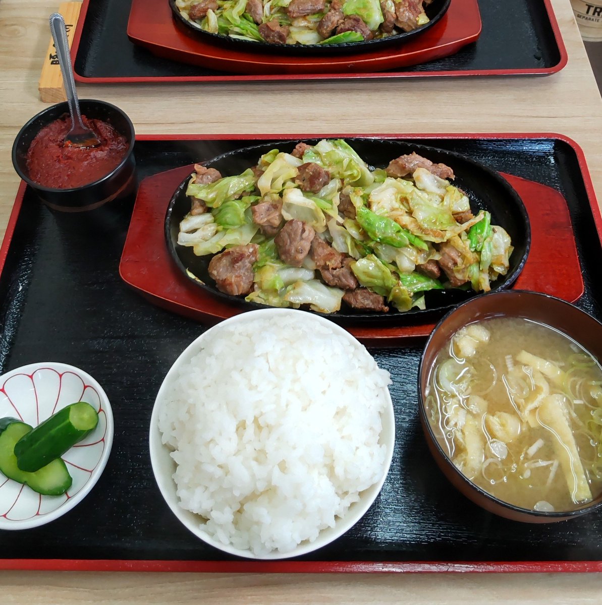 AinfinityS's tweet photo. はじめましての、ら〜めん光家さん。

【豚鉄ライスセット】

ずっと気になっていた、豚鉄。

辛味噌絡めて、、美味い✨

もちょっと、

じゅうじゅうがほしいところ。。

らーめんたちも、気になるなぁ。 https://t.co/2JHBaW8bOQ