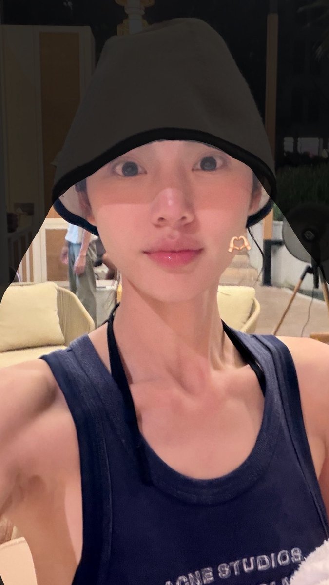 spitnuk's tweet photo. light-OFF                         light-ON 💡 https://t.co/iBOpaKb2aZ