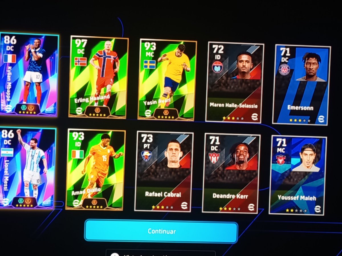 RubenCastilloR2's tweet photo. #efootball tirada de 900 monedas😂 https://t.co/LiW7dDFlkT