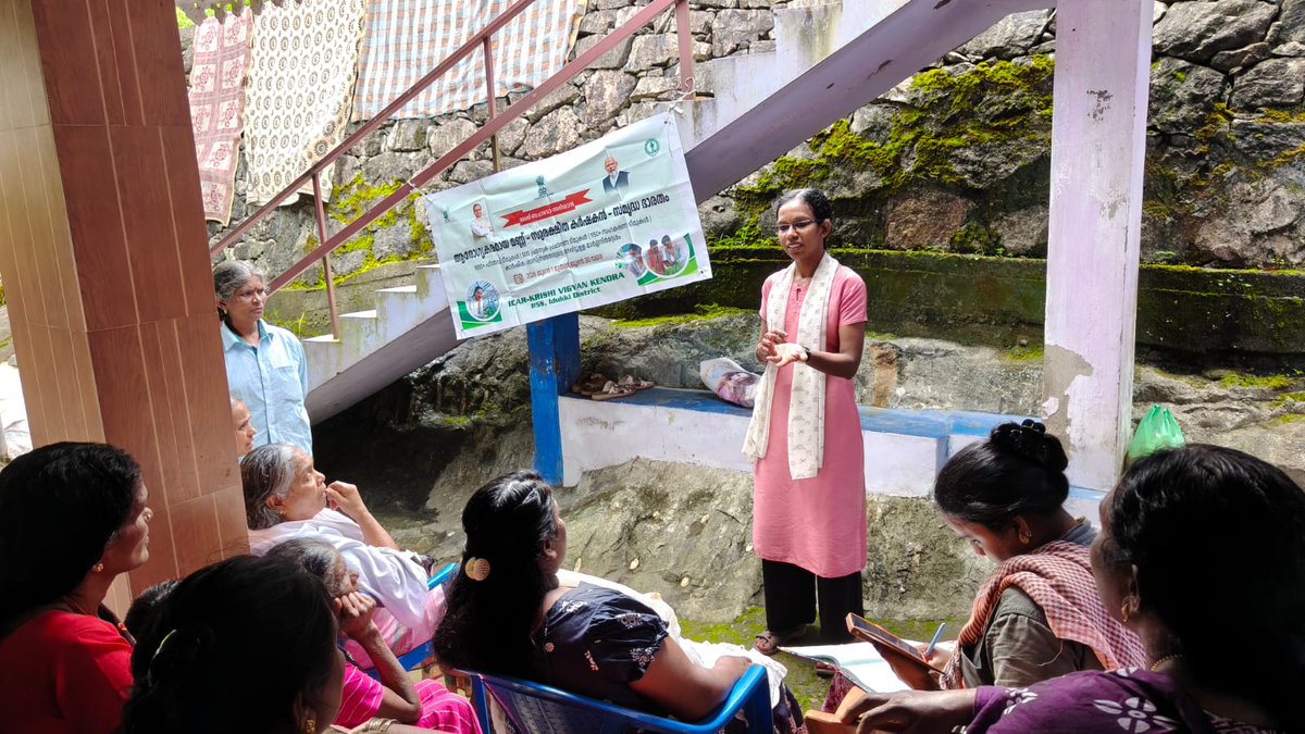 IcarBss's tweet photo. ICAR–Krishi Vigyan Kendra (KVK), Idukki conducted the Khet Bachao Abhiyan awareness campaign in Kanchiyar and Manjumala  Dr Sudhakar S SMS Plant Protection and Dr Geethu M SMS Horticlture #KhetBachaoAbhiyan #ICAR #BalancedFertiliserUse #संतुलितउर्वरकउपयोग #खेत_बचाओ_अभियान https://t.co/U1MRYX5Im7