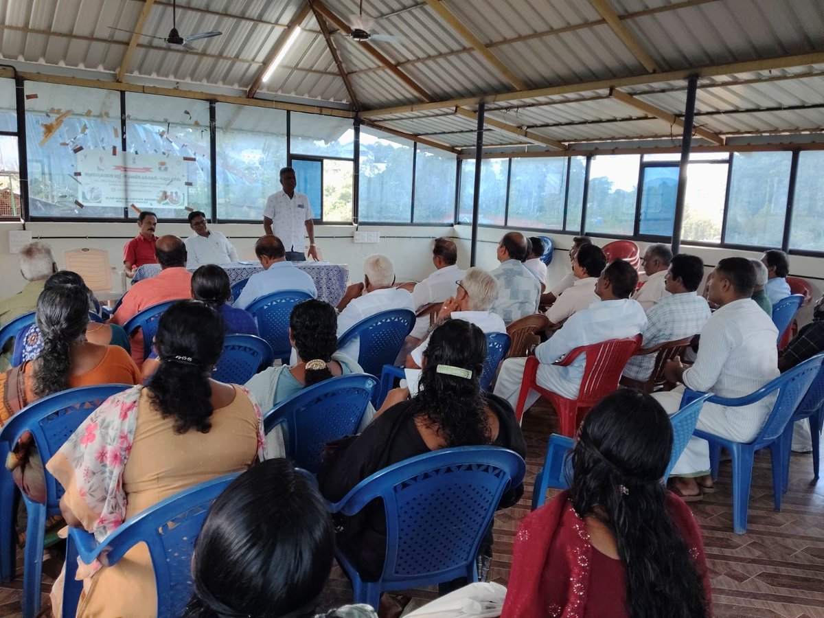 IcarBss's tweet photo. ICAR–Krishi Vigyan Kendra (KVK), Idukki conducted the Khet Bachao Abhiyan awareness campaign in Kanchiyar and Manjumala  Dr Sudhakar S SMS Plant Protection and Dr Geethu M SMS Horticlture #KhetBachaoAbhiyan #ICAR #BalancedFertiliserUse #संतुलितउर्वरकउपयोग #खेत_बचाओ_अभियान https://t.co/U1MRYX5Im7