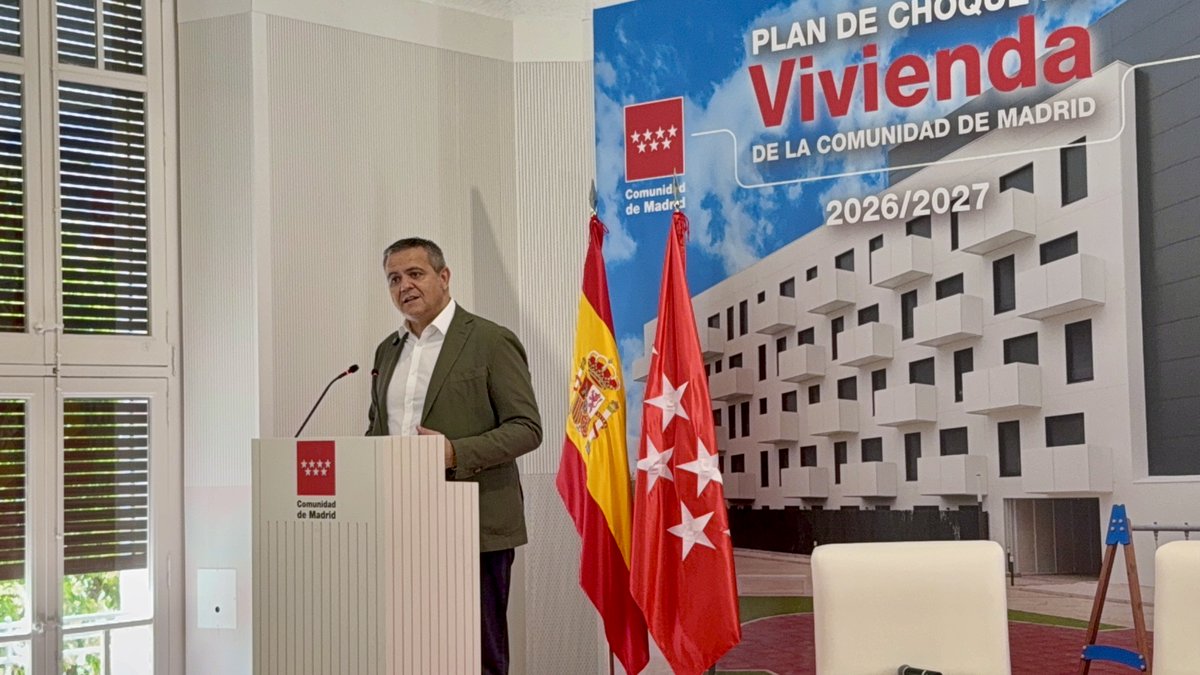 viviendaCMadrid's tweet photo. 🏠 La @ComunidadMadrid reúne a los alcaldes de la región para presentar las nuevas medidas que agilizarán la construcción de vivienda protegida.

➡️ El consejero @jorgerodrigodo ha subrayado la importancia de la colaboración entre administraciones.

+Info: https://t.co/qIyTyTurOY https://t.co/H7ygzpjzFl