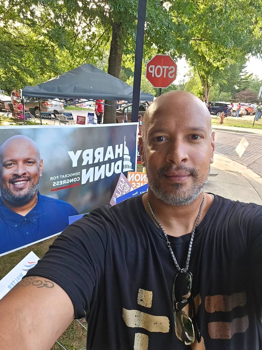 QondiNtini's tweet photo. Election Day is on Tuesday in Maryland

Go to https://t.co/aucOjxW3Zu to GET OUT THE VOTE in the final stretch

🤳🏿 Phone bank

🚪 Knock on doors

🗳️ Work the polls

Every vote is going to count for @libradunn in this tight MD-5 primary

Do it for Future Congressman Teddy Bae 🫶🏿🧸 https://t.co/KjwPrTe9un