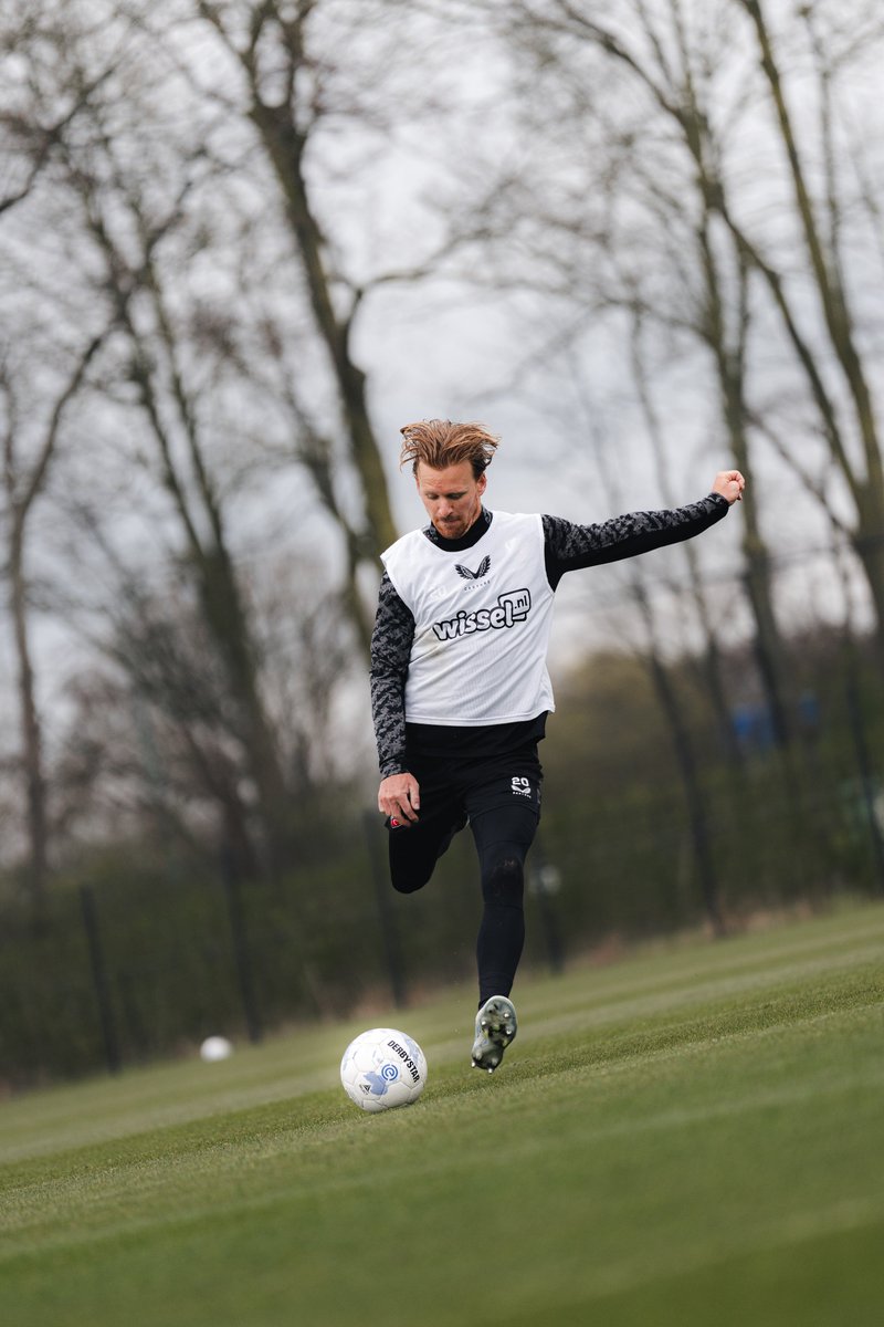 fcutrecht's tweet photo. ℹ️ Eerste Open Training

🔗https://t.co/W9DgMZIFXV https://t.co/mxXlSfaf54