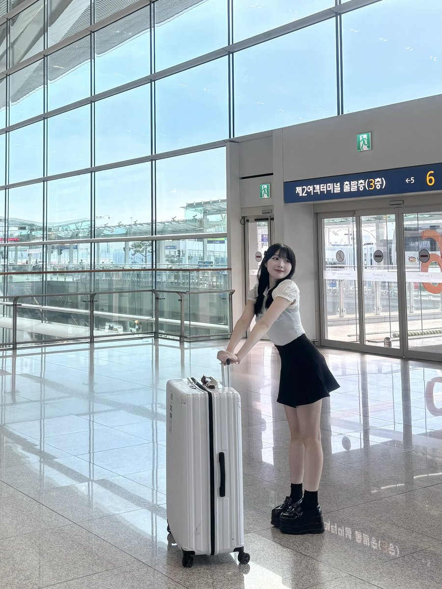 RAN_NuFEEL's tweet photo. 韓国留学から帰ってきました！！🇰🇷🇯🇵✈️

毎日ダンススタジオに通い、
合計で約100レッスン受けてきました！！！！
刺激的な毎日に学びが沢山で本当に楽しかったです。

한국 고마워요!! 너무 좋아해요♡ᵎᵎᵎ

今後については、近々報告します！！☺️ https://t.co/mJFBvefRJV