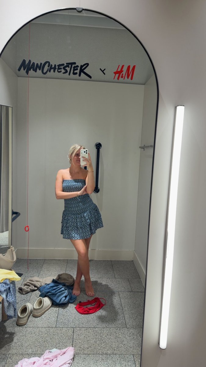 MissGrace_xxx's tweet photo. I want holiday clothes sent &amp; covered 🩵✨🧚 https://t.co/Yltr4oBGao