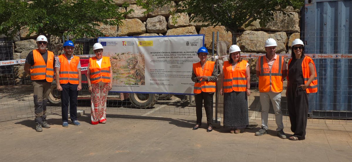 SubGobCAST's tweet photo. La subdelegada @Antogarciavalls ha visitat el projecte de recuperació del vessant sud del Castell d'#Onda 🏰
Un projecte possible gràcies a 2,96 M€ assignats pel @minturgob per a projectes de millora i dinamització del Patrimoni Històric amb ús turístic
#PRTR 🇪🇺 https://t.co/LplhK3L7Jz