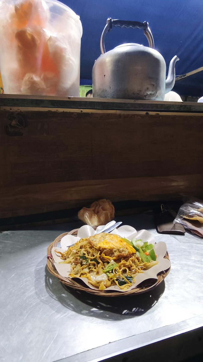 sugiarts_'s tweet photo. Dry ramen @ Indonesian yatai https://t.co/AvOA9oaBWt