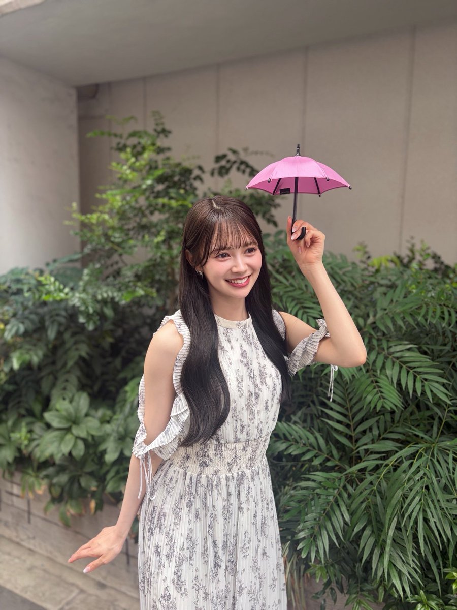 momoka_ito1206's tweet photo. 明日6/20 「 #シューイチ 」さんに
出演させていただきます☝🏻❕❕
 8:25ごろ〜放送です📺

ちょんまげラーメンさんと梅雨に行きやすい高架下を巡りました！秋葉原にも行ったよ〜🌟

ぜひご覧くださいっ🎶 https://t.co/icCslWblkE