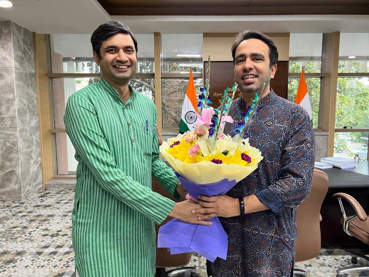 Uditvedvan's tweet photo. हार्दिक बधाई एवं शुभकामनाएं 

@RajSinghBastiUP https://t.co/QX9Na8cNPN