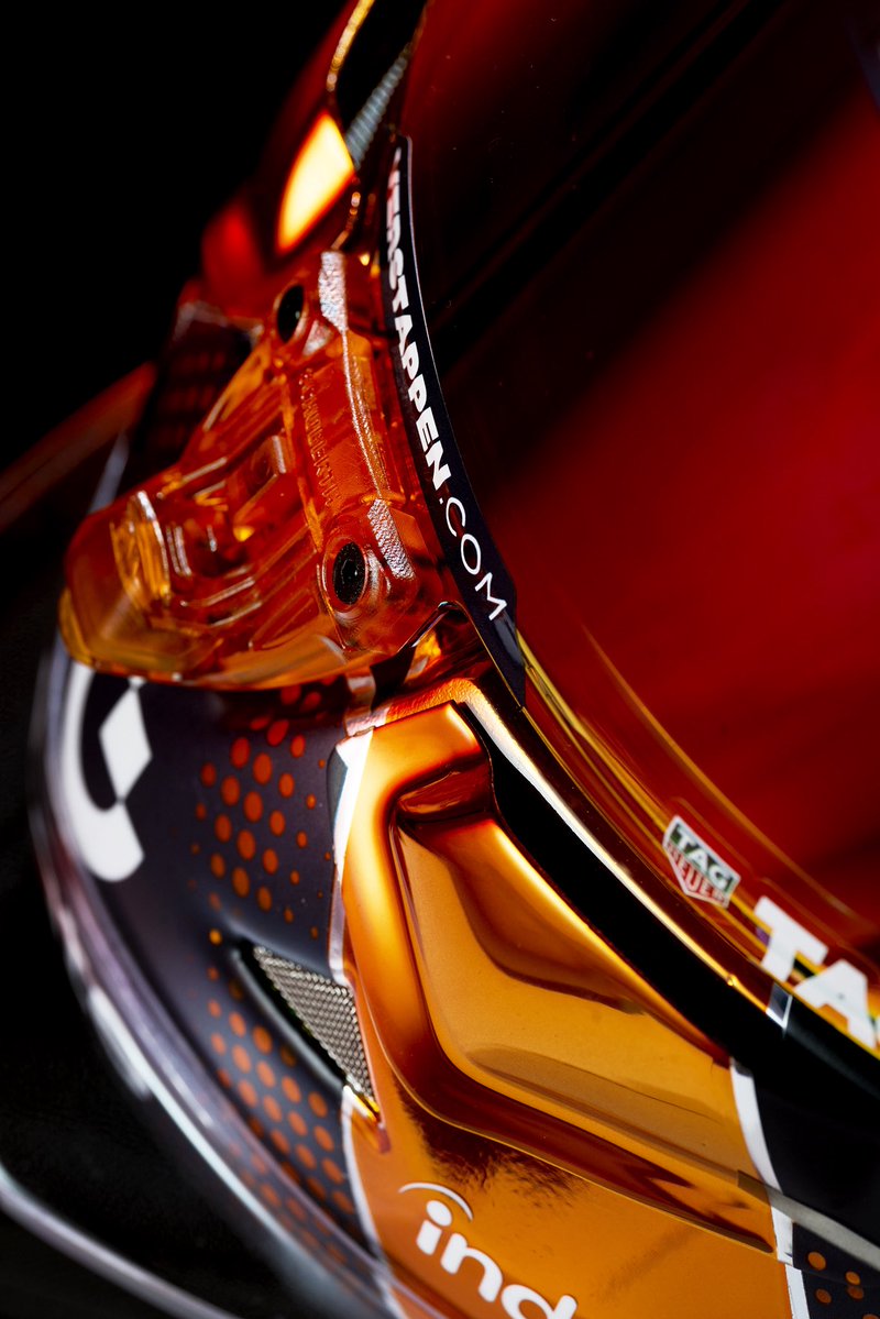 VerstappenCOM's tweet photo. Details 🔎  This year's Orange Lion Helmet is something else 🟠

Own your own scale model, available at https://t.co/Ga9eks3hH7 https://t.co/jvW0zox4h3