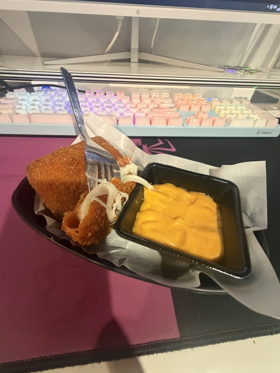 luy7_k's tweet photo. 아니 칠리스 ㄴㅁ 맛잇어서 또옴 https://t.co/TN2BVtArr6