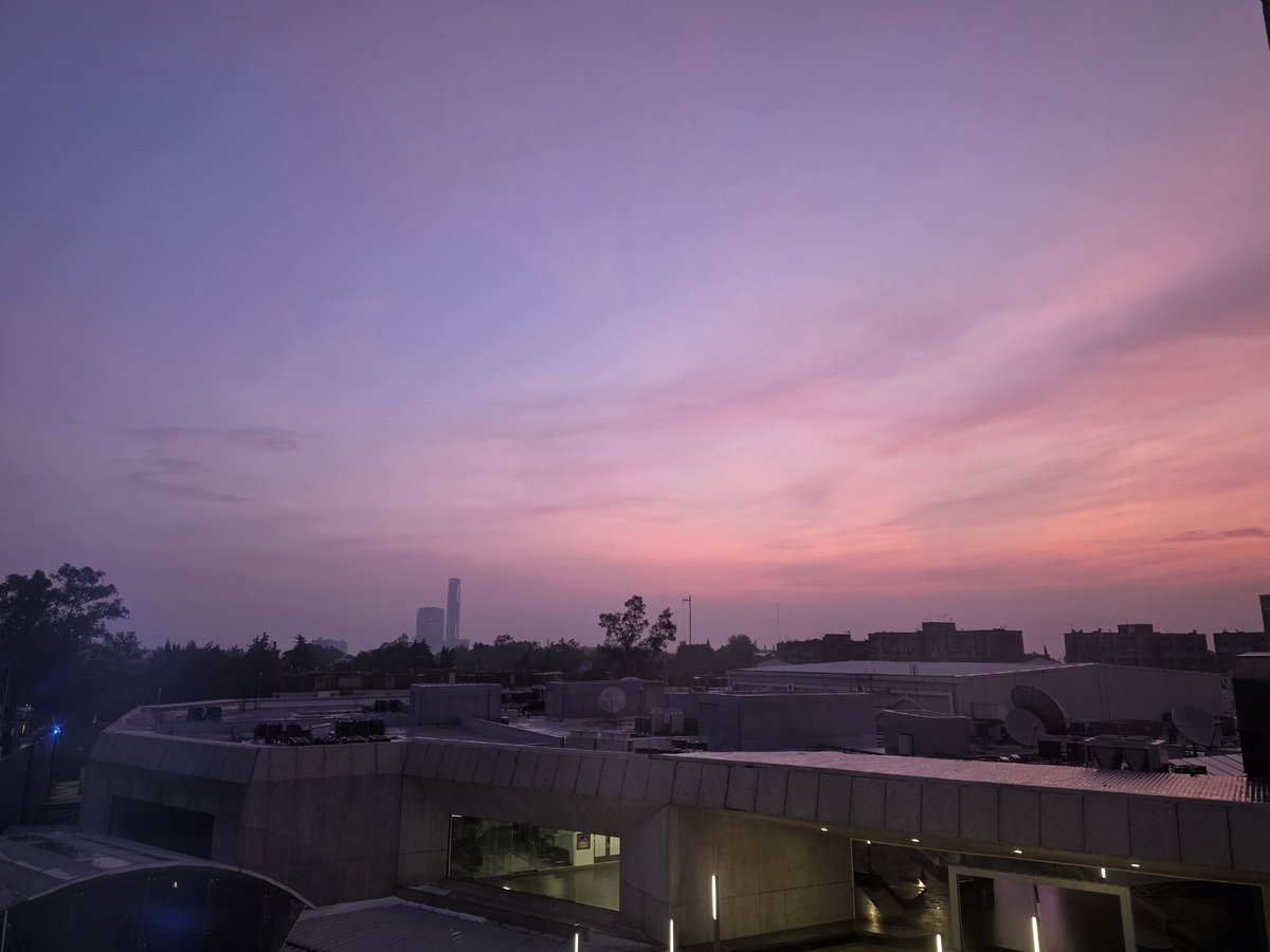 Rodpac's tweet photo. Muy buen viernes, el país amanece contento y nosotros también y listos para comenzar @Imagen_Mx Empresarial. https://t.co/17CvgtuDo0