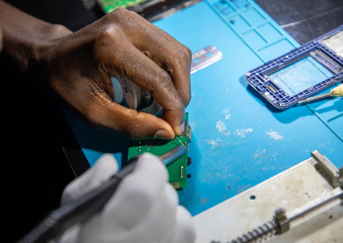 mobile_gurus's tweet photo. Peace of mind with every Repair @mobile_gurus
Beyond repair, it's about restoring your Digital life and cherished memories. Securely done - One Device at a time 🪛 https://t.co/q24zb6AzTp