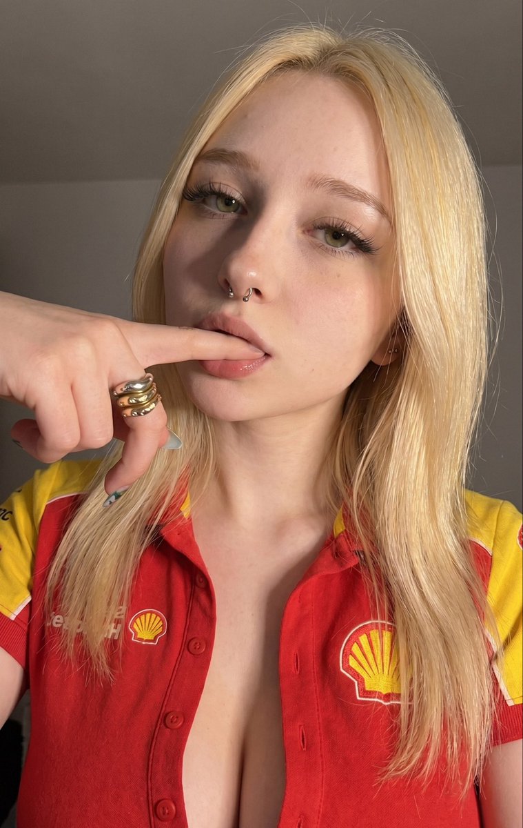 noemifury's tweet photo. ale mi ślinka cieknie jak widzę twojego dużego https://t.co/cHnjCY2FYh