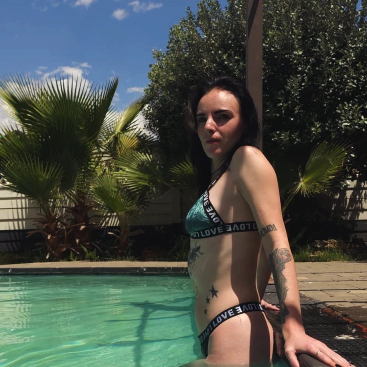 Raven_Monroe1's tweet photo. Oh how I miss summer😘
#fypシ゚viralシfypシ゚ https://t.co/g21KAfcCrl