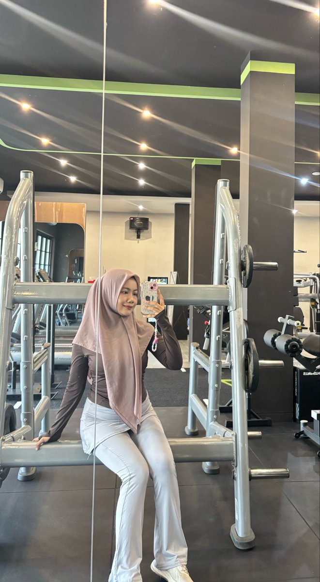 hida23journey__'s tweet photo. Investasi terbaik yang aku ambil dalam hidup adalah: GYM dan real food
Benefit:
🌸 Jerawatan belum tentu sebulan sekali
🌸 Memperbaiki postur tubuh
🌸 Sakit belum tentu setahun dua kali

Aku udah mulai nih, kalian kapan? https://t.co/k1WQaDSMvv