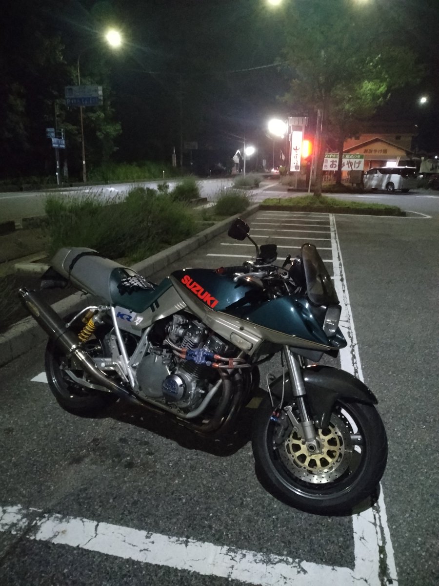 kensuko6919's tweet photo. どんぐり誰もいないよ⋯
#GSX1100S #カタナ1100 #どんぐりの里いなぶ https://t.co/JoM2R0srhr