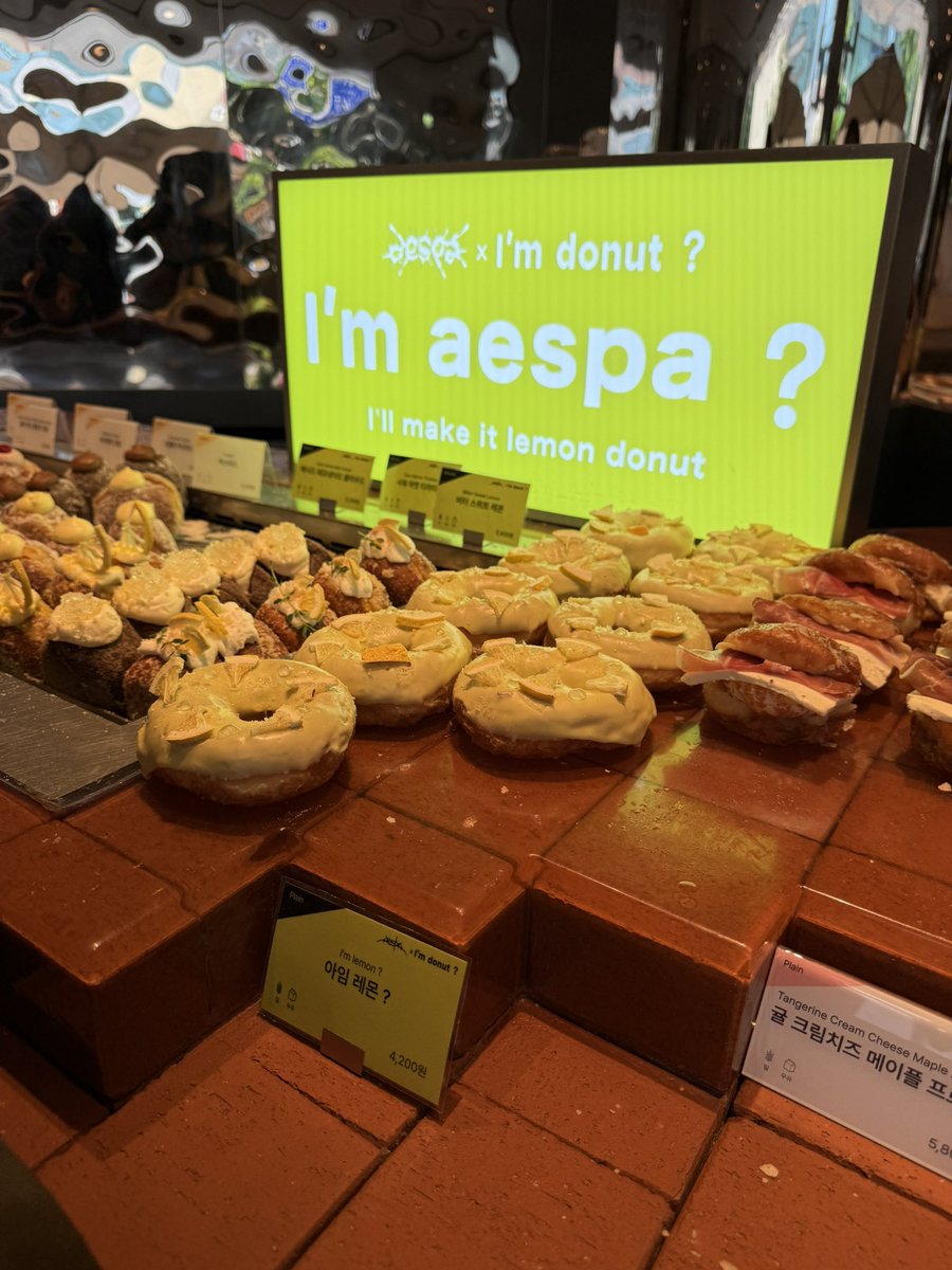 _DreamFstudio's tweet photo. Day 2 in Seoul 
- Went the restaurant on foodie list;
- Toy Story Exhibition at Seongsu
- I’m donut? Aespa collection
- Blue bottle https://t.co/3zjADk5Xvo