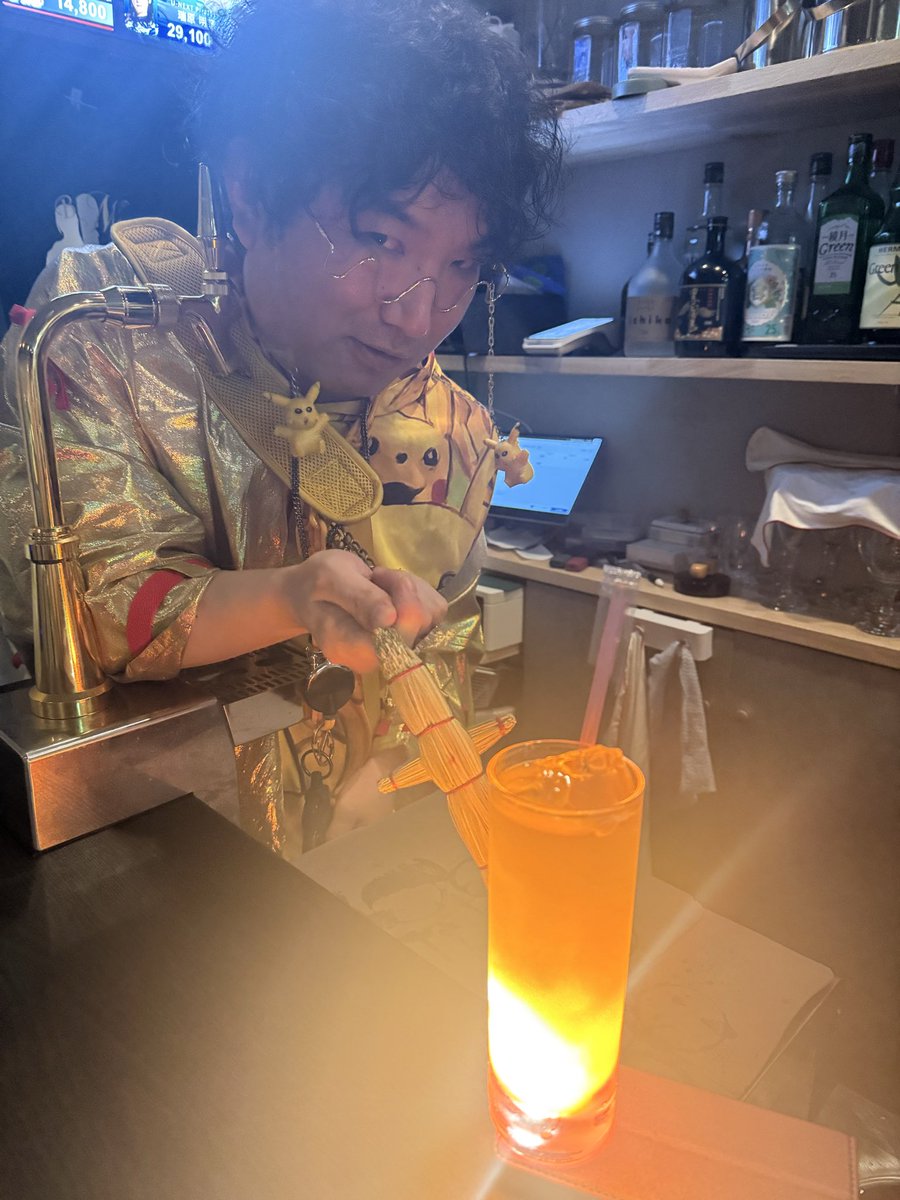 zoe5726's tweet photo. BARM's到着！

一井さんと、Mトーナメント観戦中！
浜野太陽さん四暗刻ならず、、

#一井慎也
#BARM's https://t.co/6ZKClWxeXE